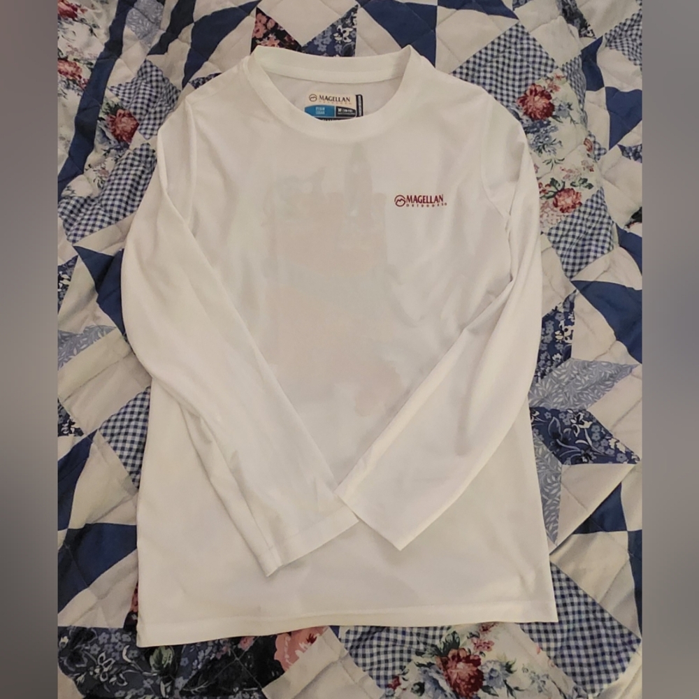 Magellan Outdoors White Long Sleeve Shirt